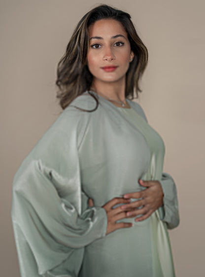 Shimmer bahraini abaya - Sage green