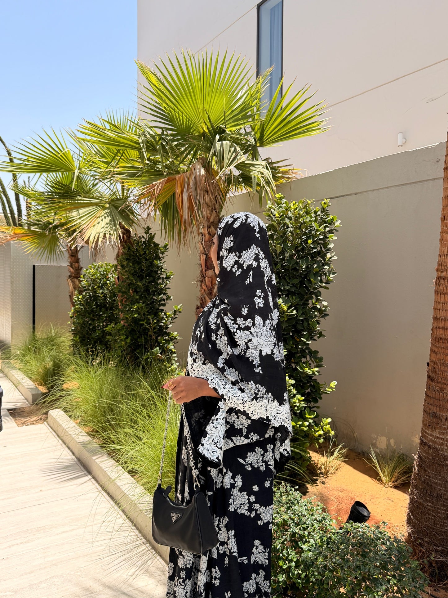 Printed Linen Abaya - Frosted Petals