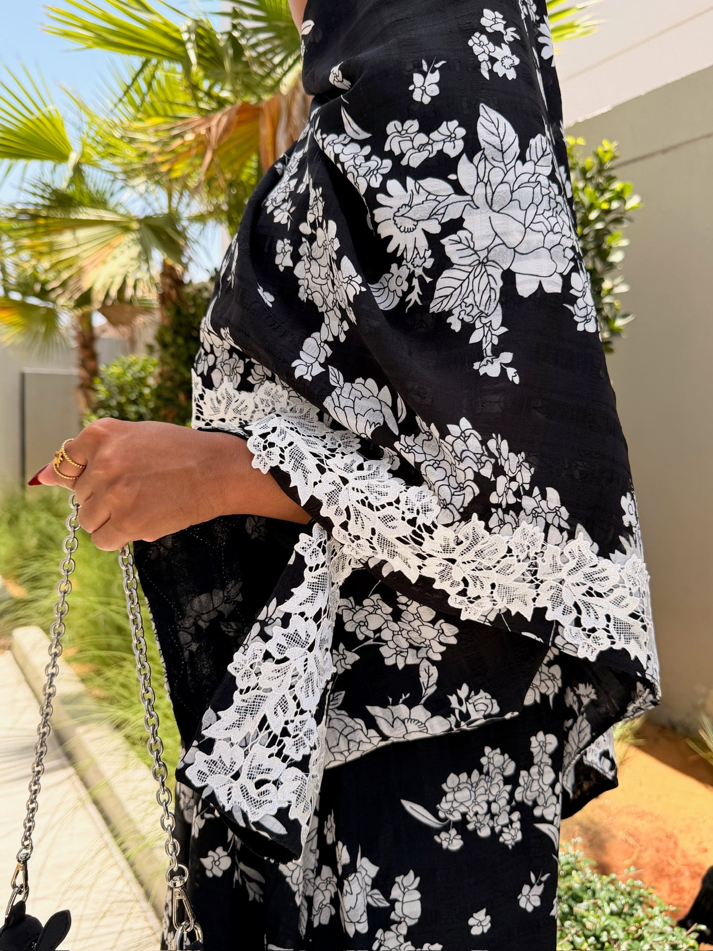 Printed Linen Abaya - Frosted Petals