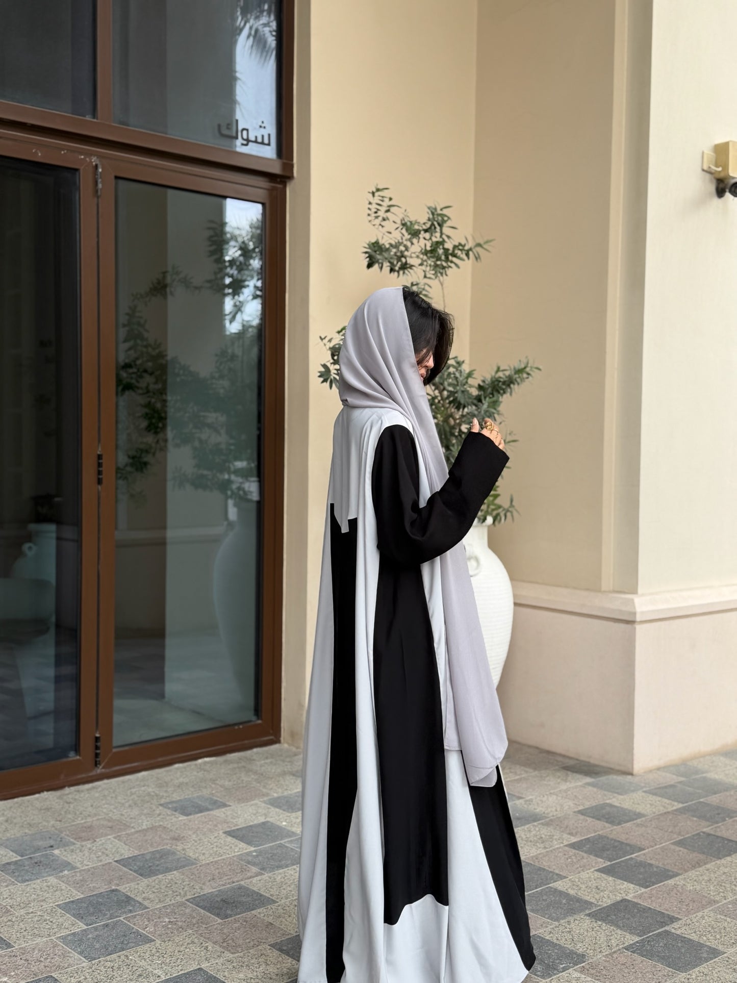 Grey Theory Abaya