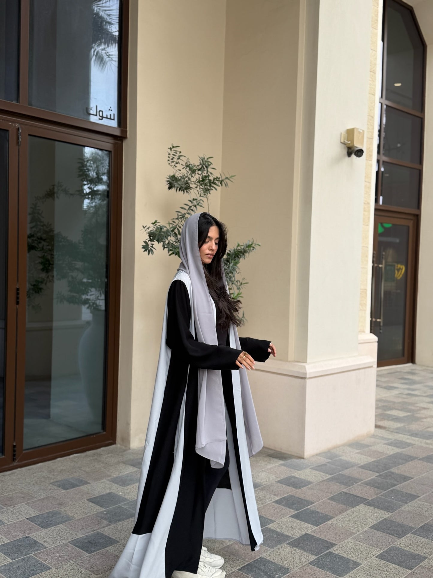Grey Theory Abaya