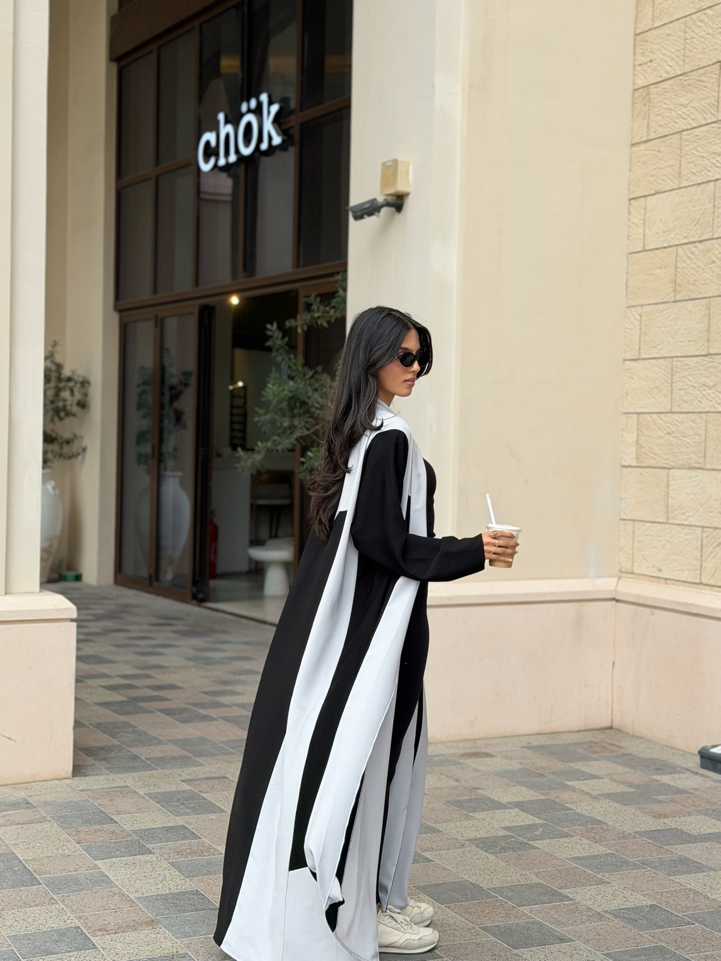 Grey Theory Abaya