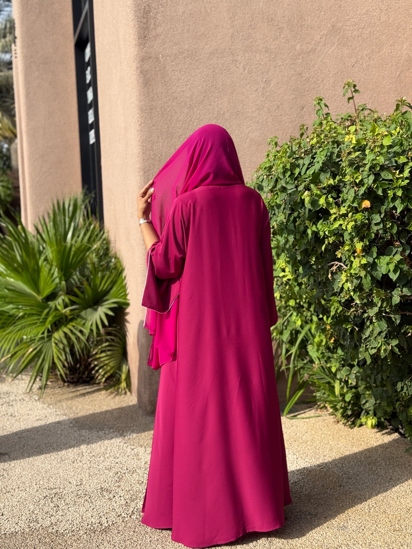 Dainty Pearl Abaya - Magenta